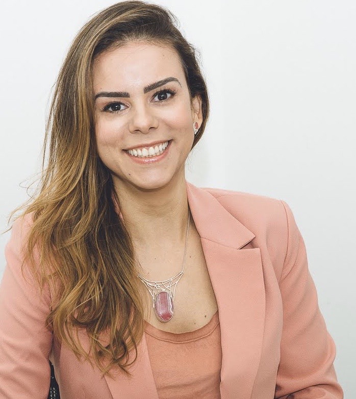 Renata Curty Headshot